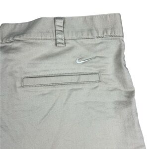 Nike Fit Dry Golf Shorts Mens 34 Khaki Beige Tan Pleated Casual Outdoors Comfort